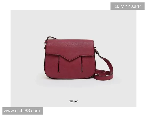 时尚与运动的完美结合足球女士包让你随时随地展现个性魅力