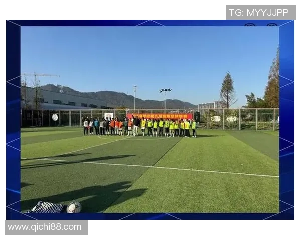 凌龙足球：激情与梦想交织的绿茵场上演绎青春的无限可能