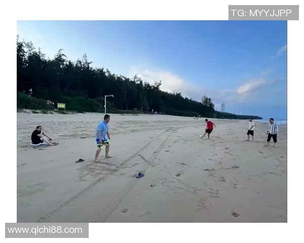 热情阳光下的泰国沙滩足球盛宴体验海风与激情的完美结合